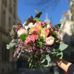 Bouquet Rond de Fleurs Fraîches « Douceur Parisienne »