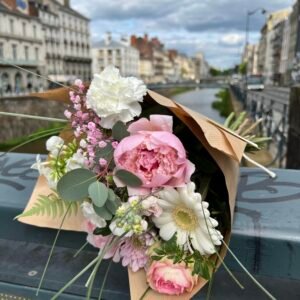Bouquet Champêtre de Fleurs Fraîches « Rêverie de Printemps »